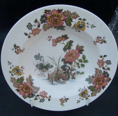 WEDGEWOOD "Eastern Flowers" DUO OF SOUP AND DINNER PLATES
