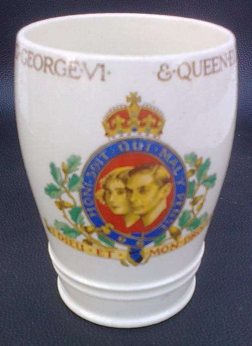 ROYAL MINTONS CUP MAY 1937 CORONATION OF KING GEORGE Vl AND QUEEN ELIZABETH