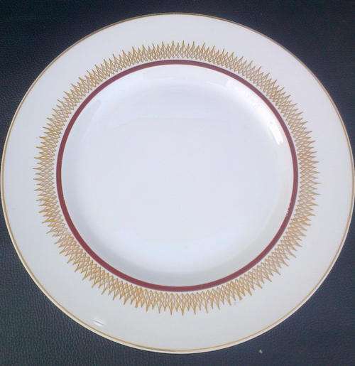Set of 4 Vintage ALFRED MEAKIN GLO-WHITE PLATES, made in England #2. Price is for all 4.