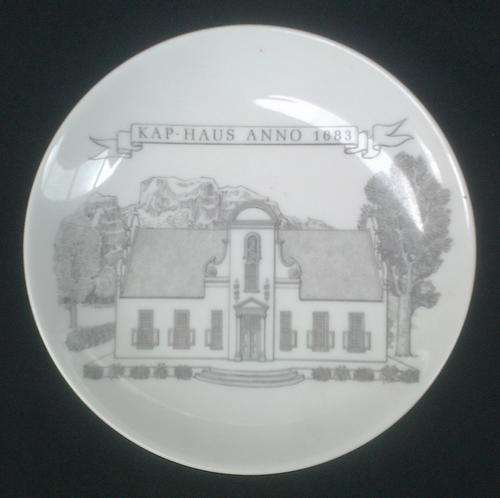 Airways memorabilia collectors! UHLENHORST "Kap-Haus Anno 1683" WALL PLATE BY SA AIRWAYS