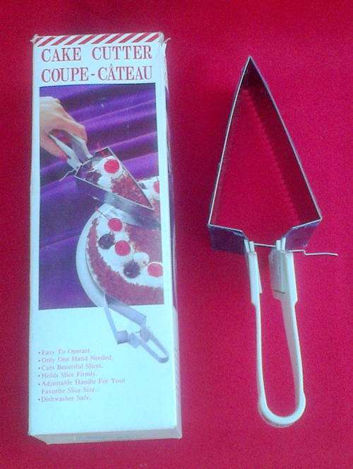 Vintage "Coupe-Cateau" CAKE CUTTER AND SERVER in original box!.