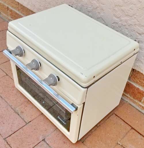 Vintage SEMER small 2 plate gas stove and oven (see guarantee).