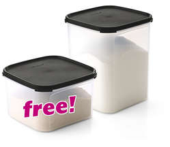 Tupperware  Space saver square 4 & 2 + free rocker scoop