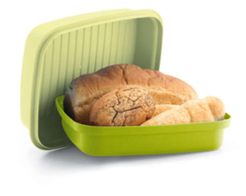 Tupperware Bread & Butter Set (Special Edition) Matching butter dish included!!