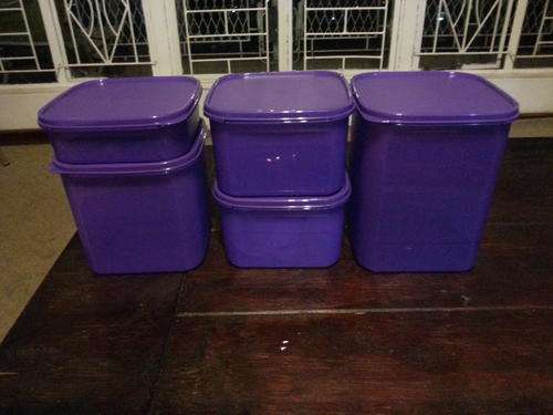 Tupperware STUNNING Space Saver Square set(5 items) 4,3, 2 x 2 & 1  PURPLE!!!