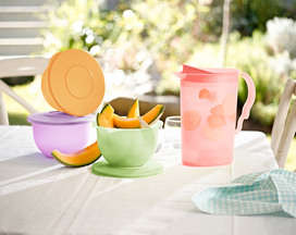 Tupperware  Expressions Tip Top Pitcher 2l WITH MATCHING SET OF TUMBLERS AND LIDS