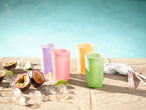 Tupperware  Expressions Tip Top Pitcher 2l WITH MATCHING SET OF TUMBLERS AND LIDS