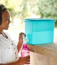 Tupperware Rectangle JUICE/DRINK  Dispenser 8.7L LIFETIME GUARANTEED NEW COLOUR