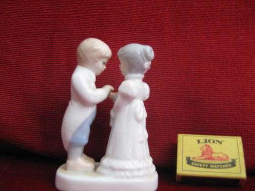 Cute Heritage Porcelain Figurene: True Love