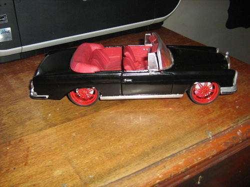 Maisto Mercedes Benz 280SE 1966. See pictures or miss out on this great model