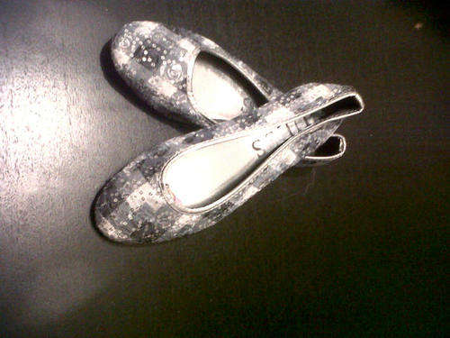 guess pumps