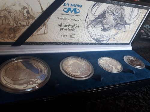 Wildlife Series Proof African Buffalo Set in Velvet Case (Mintage 746)