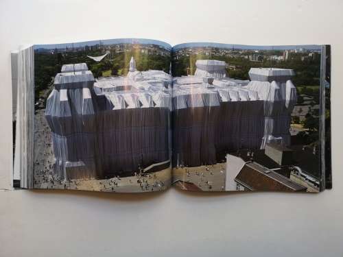 Wrapped Reichstag, Berlin, 1971-95 (Jumbo S.) Paperback  Jeanne-Claude and Christo (Author)