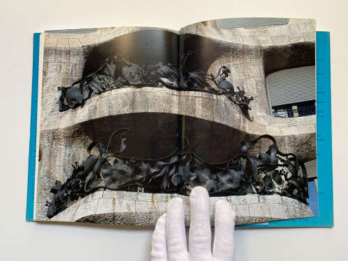 Antoni Gaudi (Chaucer Library of Art) by Derek Avery