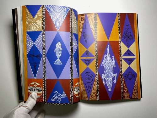 Polly Street. The Story of an Art Centre by Elza Miles.