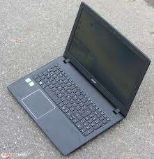 ***MINT CONDTION ACER i5 7th GEN// 1TB SATA III DRIVE// 4 GB RAM LAPTOP