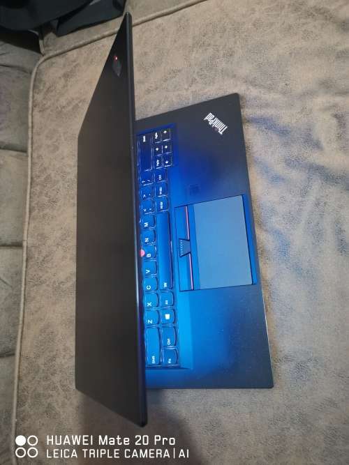 ***LIKE NEW LENOVO T460slim i5 6th gen// 8 GB RAM// 14" FULL HD// 256 GB SSD ULTRABOOK