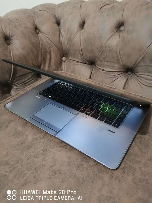 ***MONSTER SPECS*** HP ELITE BOOK 15" FHD i7 5th GEN// 4G LTE// 8 GB RAM// 1 TB SATA DRIVE