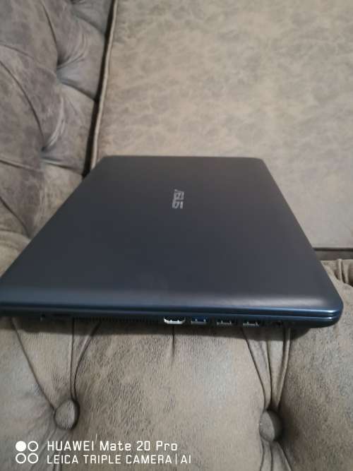 ***BOXED MINT*** ASUS i5 8th GEN QUAD-CORE// 4 GB RAM// 500 GB SATA DRIVE