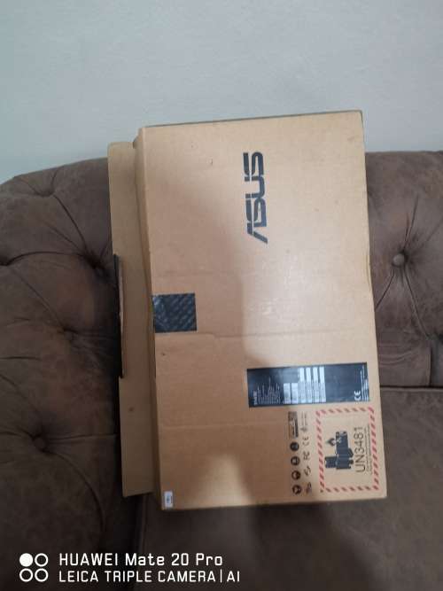 ***BOXED MINT*** ASUS i5 8th GEN QUAD-CORE// 4 GB RAM// 500 GB SATA DRIVE