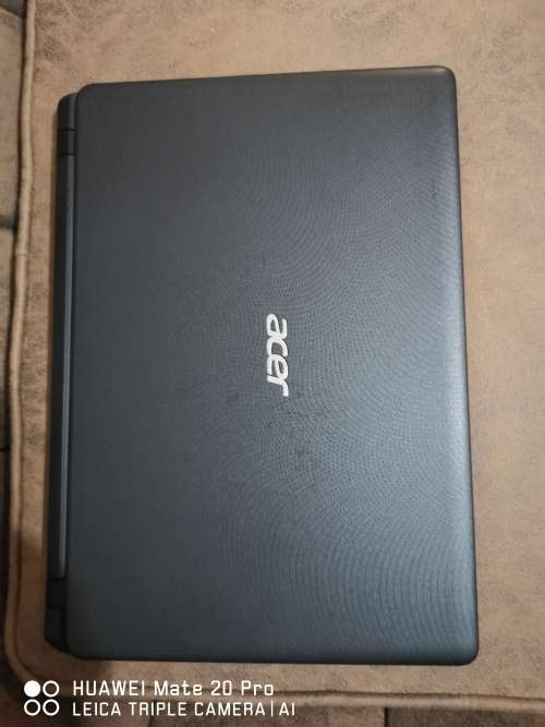 ***BOXED MINT*** CONDTION ACER i5 7th GEN// 1TB SATA III DRIVE// 4 GB RAM LAPTOP
