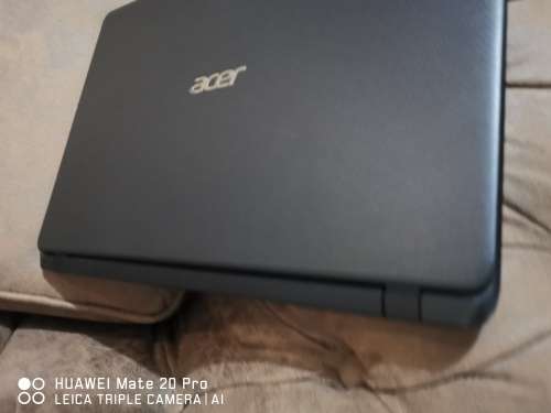 ***BOXED MINT*** CONDTION ACER i5 7th GEN// 1TB SATA III DRIVE// 4 GB RAM LAPTOP