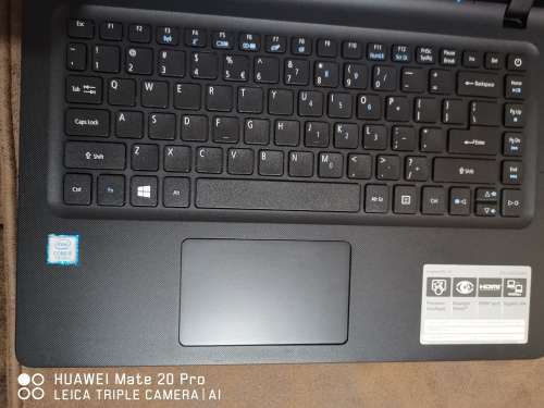 ***BOXED MINT*** CONDTION ACER i5 7th GEN// 1TB SATA III DRIVE// 4 GB RAM LAPTOP