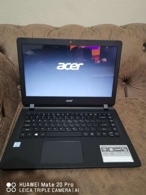 ***BOXED MINT*** CONDTION ACER i5 7th GEN// 1TB SATA III DRIVE// 4 GB RAM LAPTOP