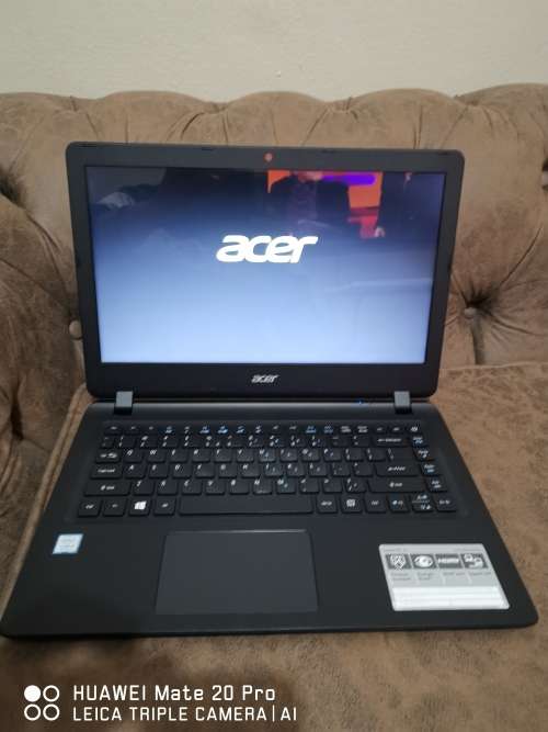 ***BOXED MINT*** CONDTION ACER i5 7th GEN// 1TB SATA III DRIVE// 4 GB RAM LAPTOP