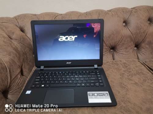 ***BOXED MINT*** CONDTION ACER i5 7th GEN// 1TB SATA III DRIVE// 4 GB RAM LAPTOP
