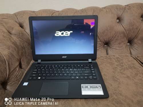 ***BOXED MINT*** CONDTION ACER i5 7th GEN// 1TB SATA III DRIVE// 4 GB RAM LAPTOP