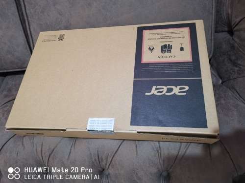 ***BOXED MINT*** CONDTION ACER i5 7th GEN// 1TB SATA III DRIVE// 4 GB RAM LAPTOP