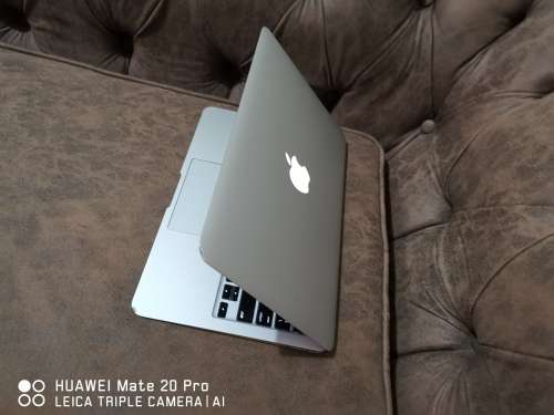 ***RARE LIMITED EDITION*** APPLE MACBOOK AIR Intel® Core i7** 512 GB SSD** 8 GB RAM** ULTRABOOK