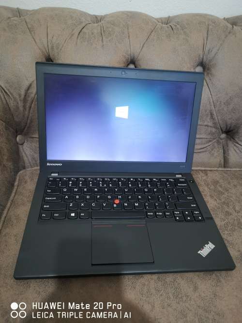 ***BUSINESS CLASS LENOVO X240 i7 VPRO // 8 GB RAM// FINGERPRINT// 500GB SATA DRIVE ULTRA BOOK