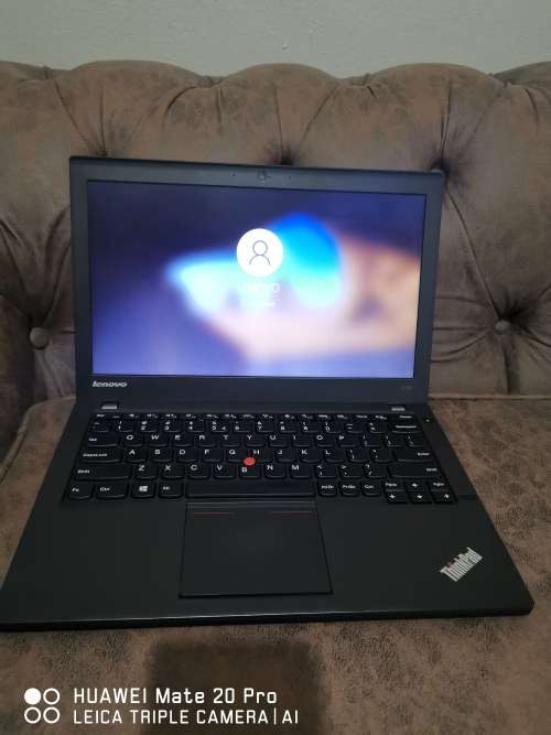 ***BUSINESS CLASS LENOVO X240 i7 VPRO // 8 GB RAM// FINGERPRINT// 500GB SATA DRIVE ULTRA BOOK