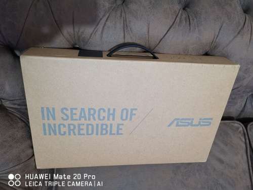 ***SEALED BOXED BRAND NEW ASUS AMD RYZEN 7 (= i7 10th GEN)** 512 GB SSD** RADEON VEGA GFX** 8GB RAM