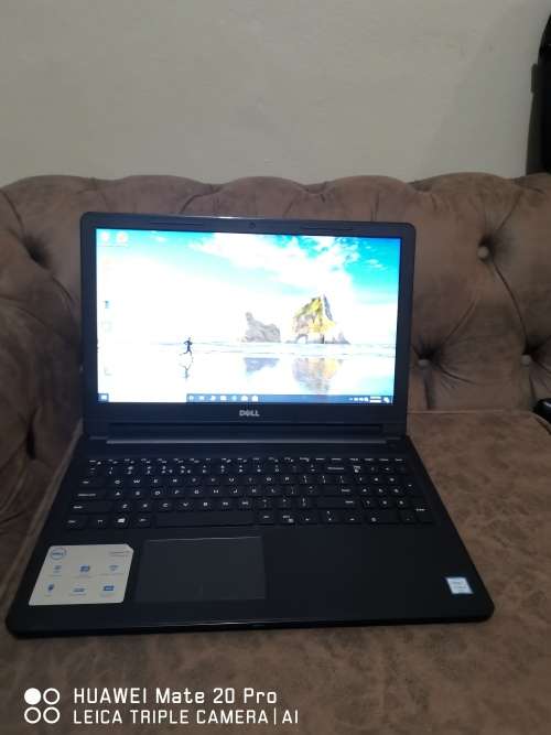 *** MINT CONDITION DELL  i3 6th Gen // 4 GB RAM // 750 GB SATA DRIVE