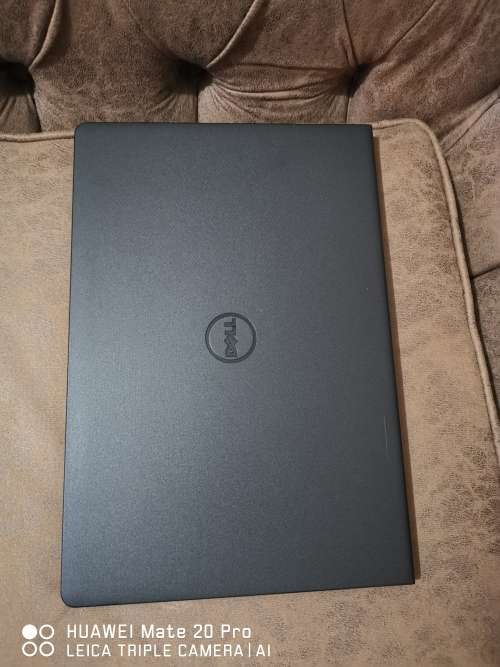 *** MINT CONDITION DELL  i3 6th Gen // 4 GB RAM // 750 GB SATA DRIVE