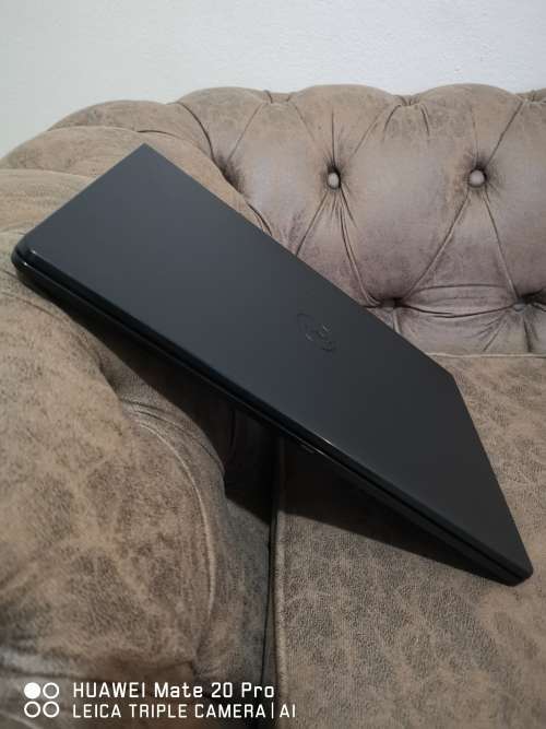 *** MINT CONDITION DELL  i3 6th Gen // 4 GB RAM // 750 GB SATA DRIVE