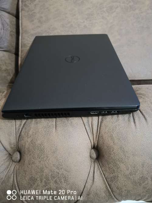 *** MINT CONDITION DELL  i3 6th Gen // 4 GB RAM // 750 GB SATA DRIVE
