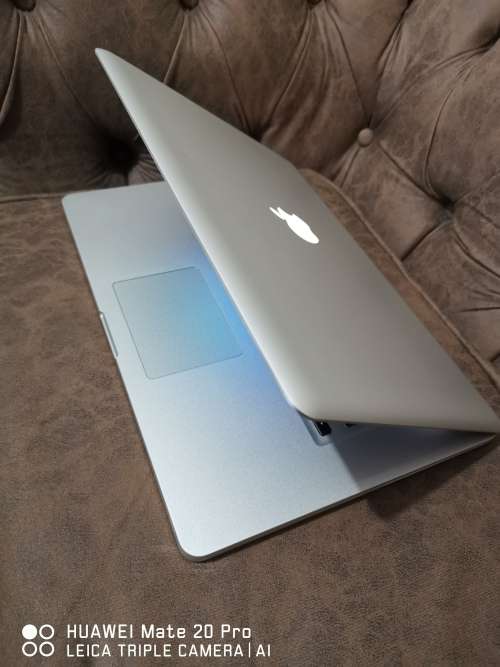 ***MONSTER** APPLE MACBOOK PRO 15 Intel® Core i7 QUAD-CORE** 8 GB RAM** RADEON GFX** 500 GB SATA DRI