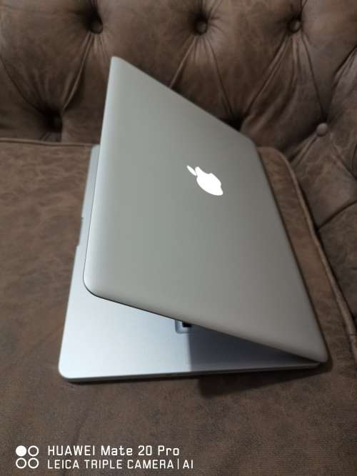 ***MONSTER** APPLE MACBOOK PRO 15 Intel® Core i7 QUAD-CORE** 8 GB RAM** RADEON GFX** 500 GB SATA DRI