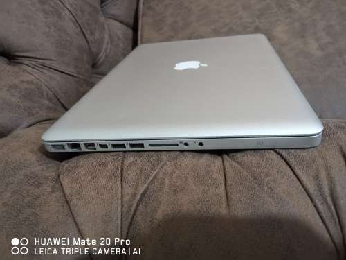 ***MONSTER** APPLE MACBOOK PRO 15 Intel® Core i7 QUAD-CORE** 8 GB RAM** RADEON GFX** 500 GB SATA DRI
