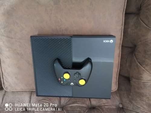 ***AMAZING DEAL*** XBOX ONE 500GB + CONTROLLER + 1 MONTH PAID XBOX ULTIMATE + POWER SUPPLY