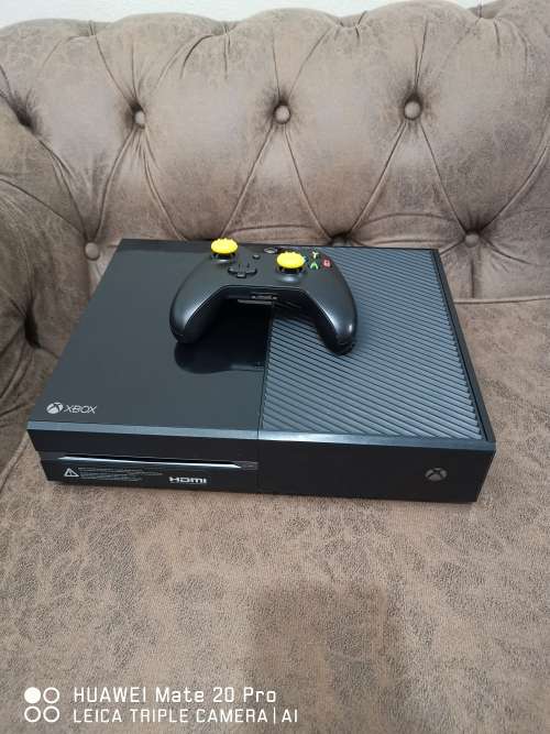 ***AMAZING DEAL*** XBOX ONE 500GB + CONTROLLER + 1 MONTH PAID XBOX ULTIMATE + POWER SUPPLY