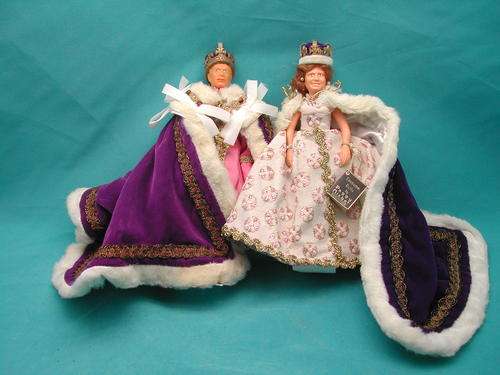 Peggy Nisbet Coronation Dolls: King George and Queen Elizabeth