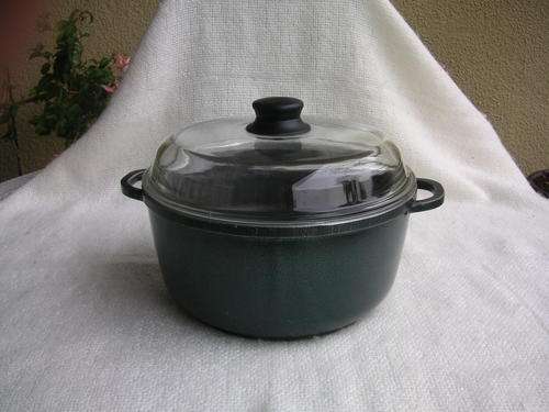 OLD CAST IRON POT