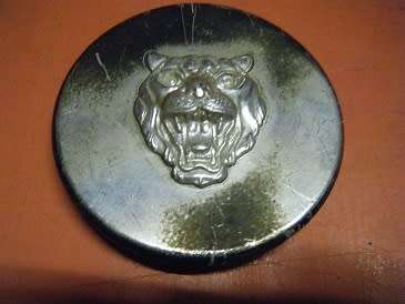 JAGUAR XJ6 1970'S WHEEL HUB CAP EMBLEM