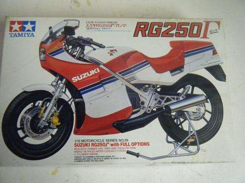 SUZUKI RG250R-WITH FULL OPTIONS-1:12 SCALE-BY TAMIYA