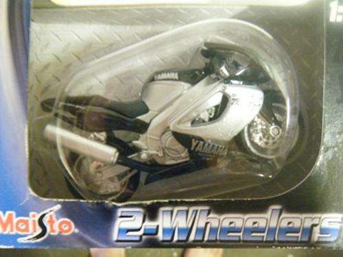 YAMAHA YZF THUNDER ACE 1000-1:18SCALE-IN MINT CONDITION+BOX